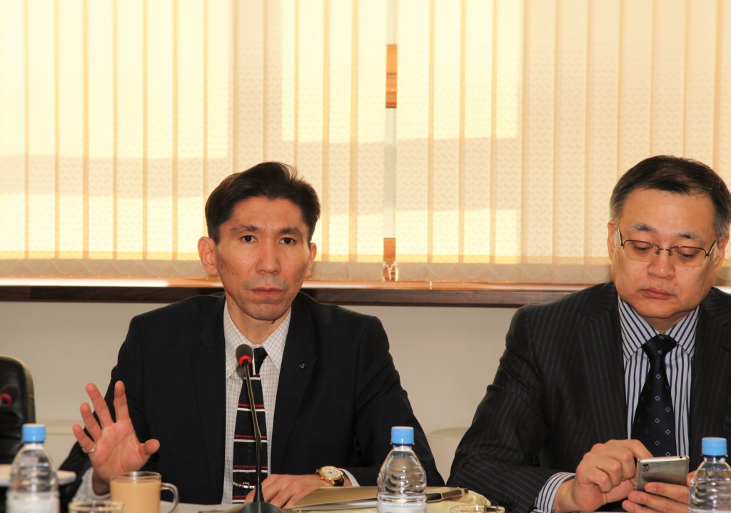 Досым Сатпаев и Азамат Джолдасбеков на втором заседании